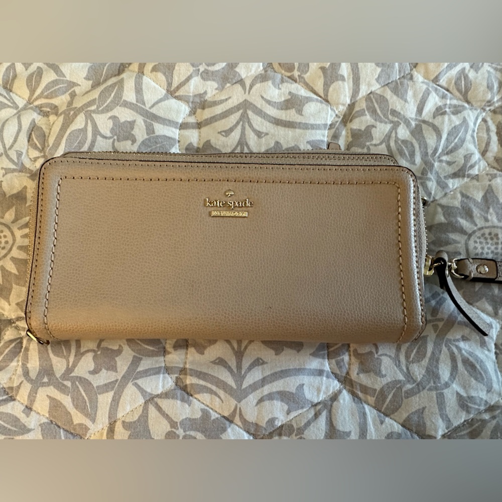 Beige/OffWhite Leather Kate Spade Wallet